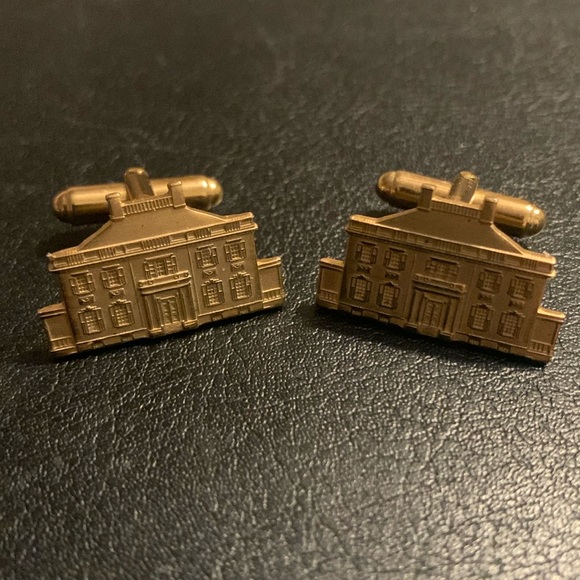 Designer Signed Cuff links from VA estate sale - Picture 2 of 4